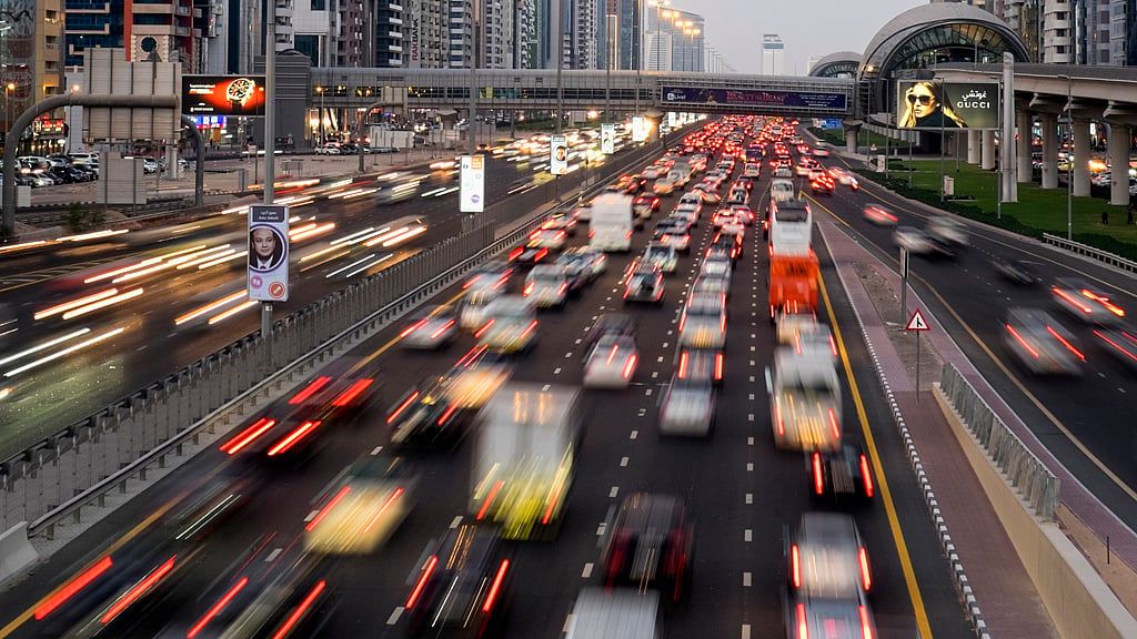 Yeni BAE Trafik Yasası: Ehliyetinizin Askıya Alınmasının 3 Yolu