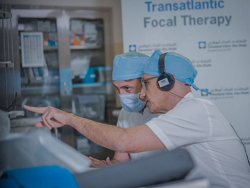 BAE Hastanesi, Prostat Kanseri için Kıtalararası Robotik Yardımlı Fokal Tedavi Uyguluyor