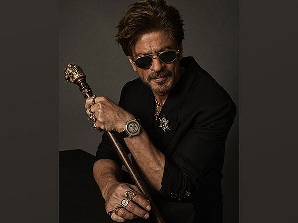 Shahrukh Khan, Met Gala'daki İlk Çıkışı için Sabyasachi'ye Teşekkür Etti