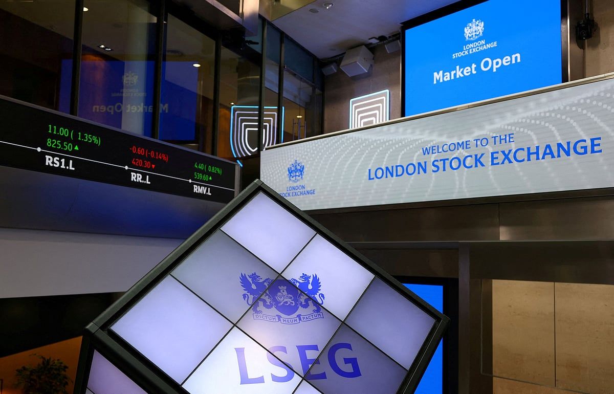 Küresel Kargaşa Büyüdükçe, Uk Plc'nin İstikrarı ve Pazarlıkları Bayilere Hitap Ediyor