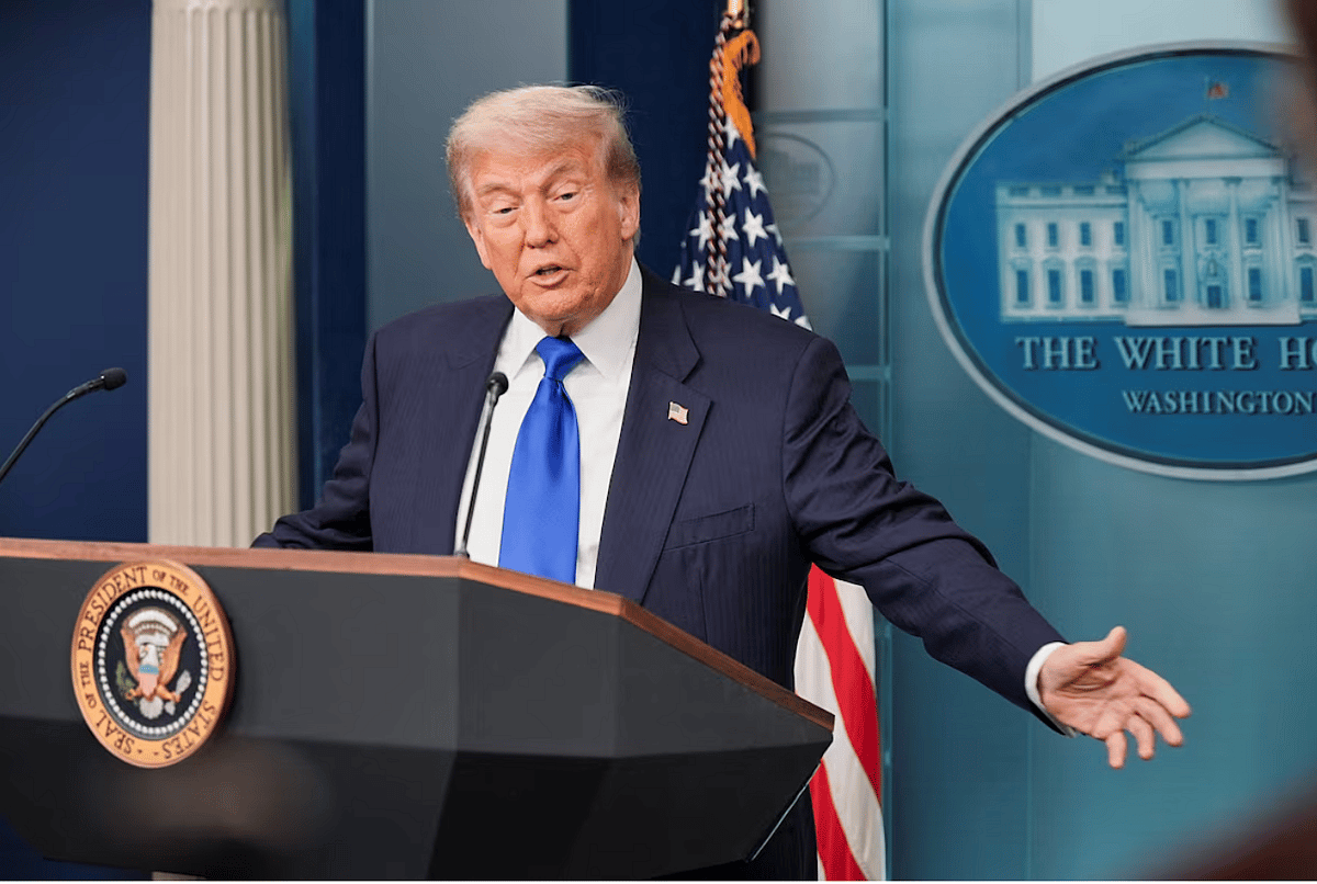 Trump Zafer Konuşması için Hamaney'i Vurdu, Onu 'Çirkin Ölümden' Kurtardığını Söyledi