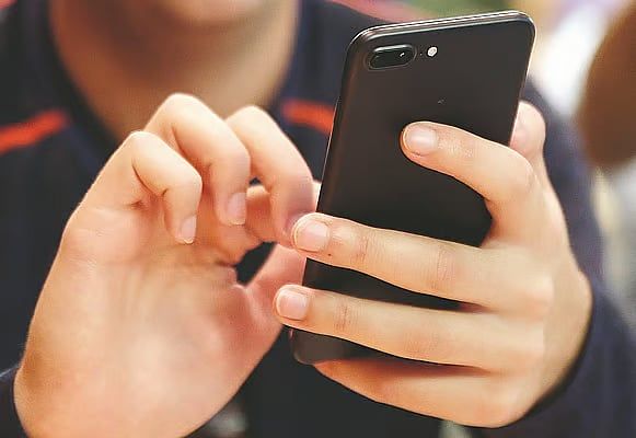 Du Yeni Platformu Başlatırken BAE Çalışanları Artık Dijital Cüzdanlarda Maaş Alabiliyor