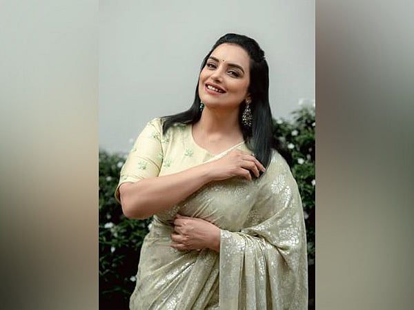 Mohanlal İstifa Ettikten Sonra Shwetha Menon Amma Başkanı Olarak Atandı