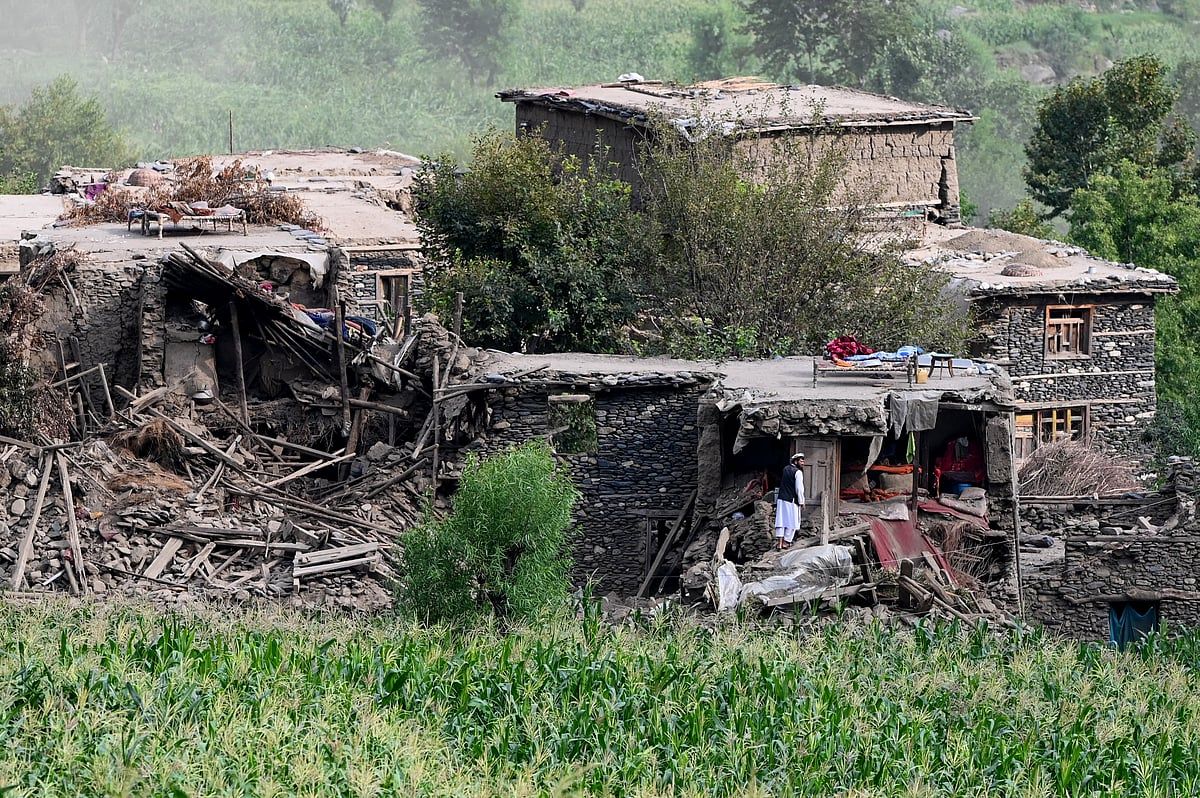 5.2 Büyüklüğündeki Deprem, Ölümcül Depremden Birkaç Gün Sonra Afganistan'ı Sarstı