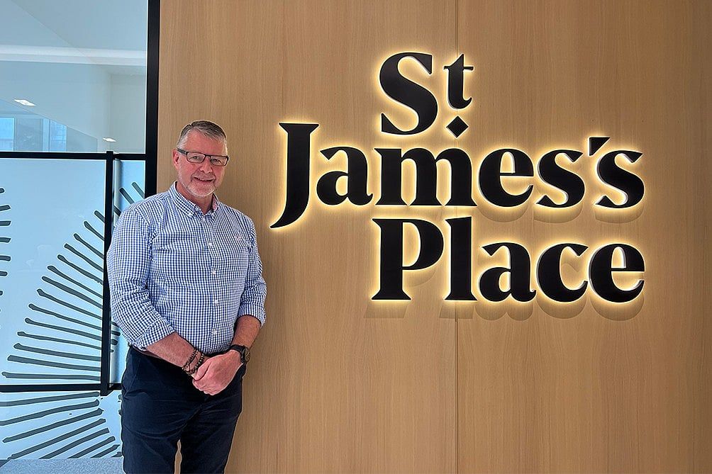 Alastair Buchan, St. James'in Yeri: İskoçya'yı BAE ile Değiştirmek