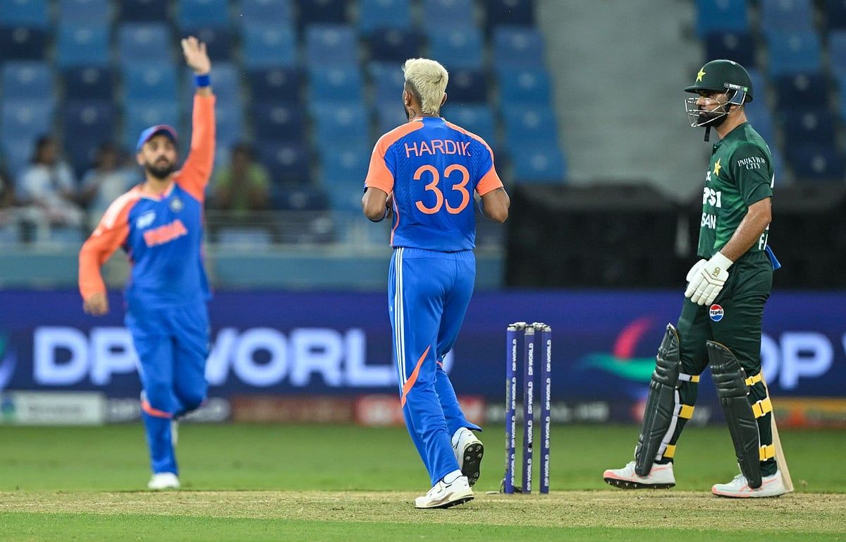 Asya Kupası 2025: Fakhar Zaman Hardik'e Düştü; Pakistan ilk Kaleyi Kaybetti