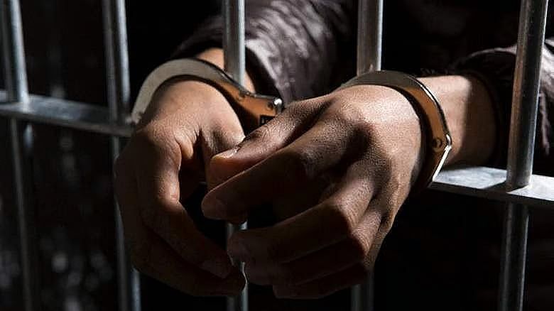 BAE: Hizmetçi, Erkek Arkadaş Nakit, Mücevher Çaldığı için 3 Ay Hapis Cezasına Çarptırıldı