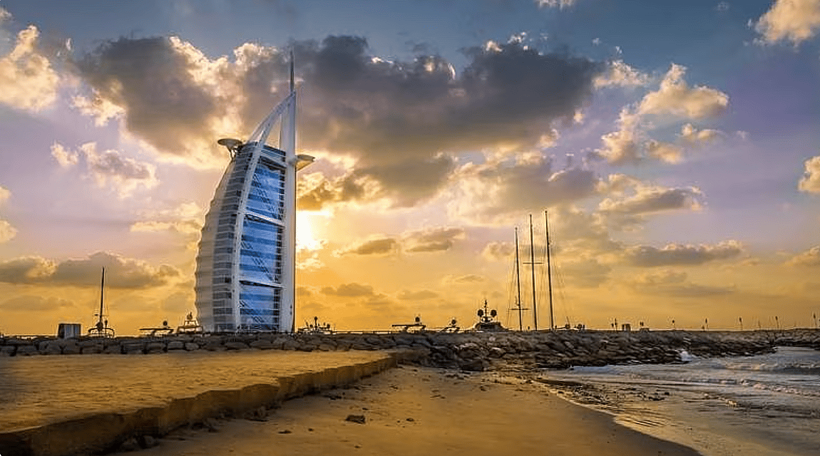 BAE'de Yarın Hava Durumu: Nemli Koşullar Muhtemel; Dubai'de Sıcaklıklar 37ºc'ye Ulaşacak
