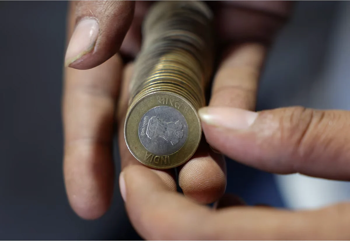 Hindistan Rupisi, Doların Güç Kazanmasıyla Tüm Zamanların En Düşük Seviyelerine Yakın Mücadele Ediyor