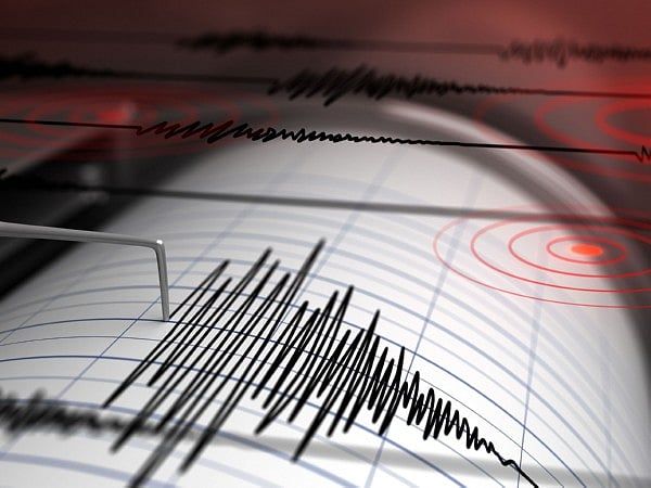 İran'ın Güneyinde 5,5 Büyüklüğünde Deprem Kaydedildi