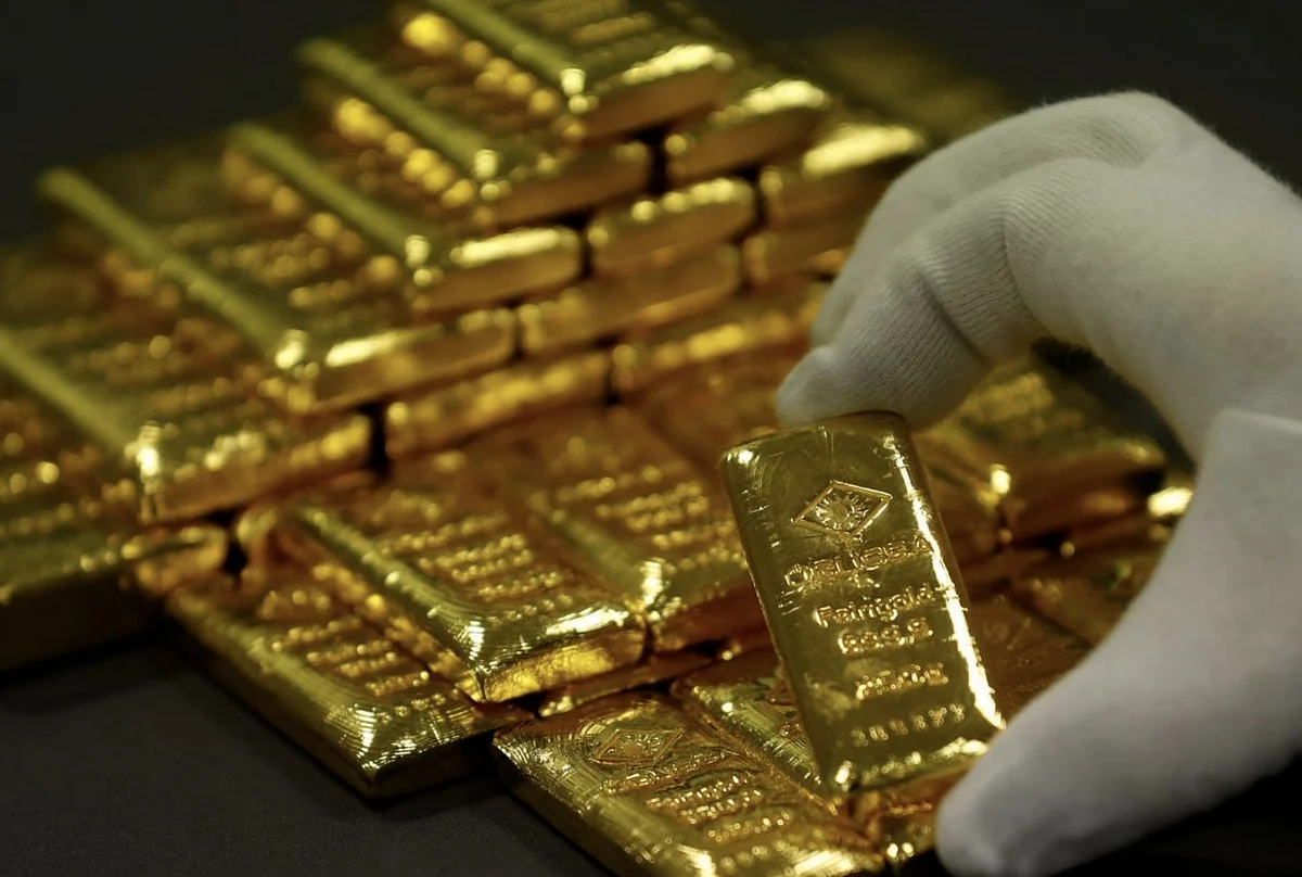 ABD-Çin Ticaretinin İlerlemesi Güvenli Liman Talebini Soğuturken Altın Ons Başına 4.000 Doların Altına Düştü