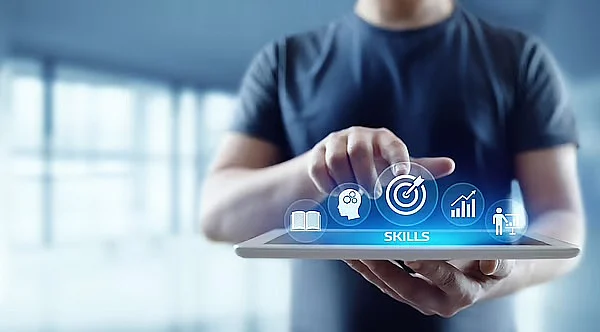 BAE: Awqaf'ta 5.000'den Fazla Çalışan Yapay Zeka Konusunda Eğitilecek