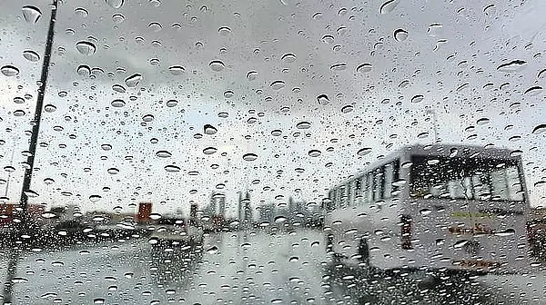 BAE Hava Durumu: Bazı Bölgelerde Yağışlar Bekleniyor; Sıcaklıklar 18ºc'ye Düşecek
