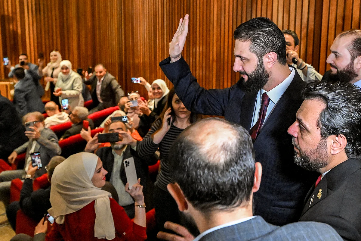 İngiltere, Suriye'nin Htş'si için Terörizm Atamasını Kaldırdı