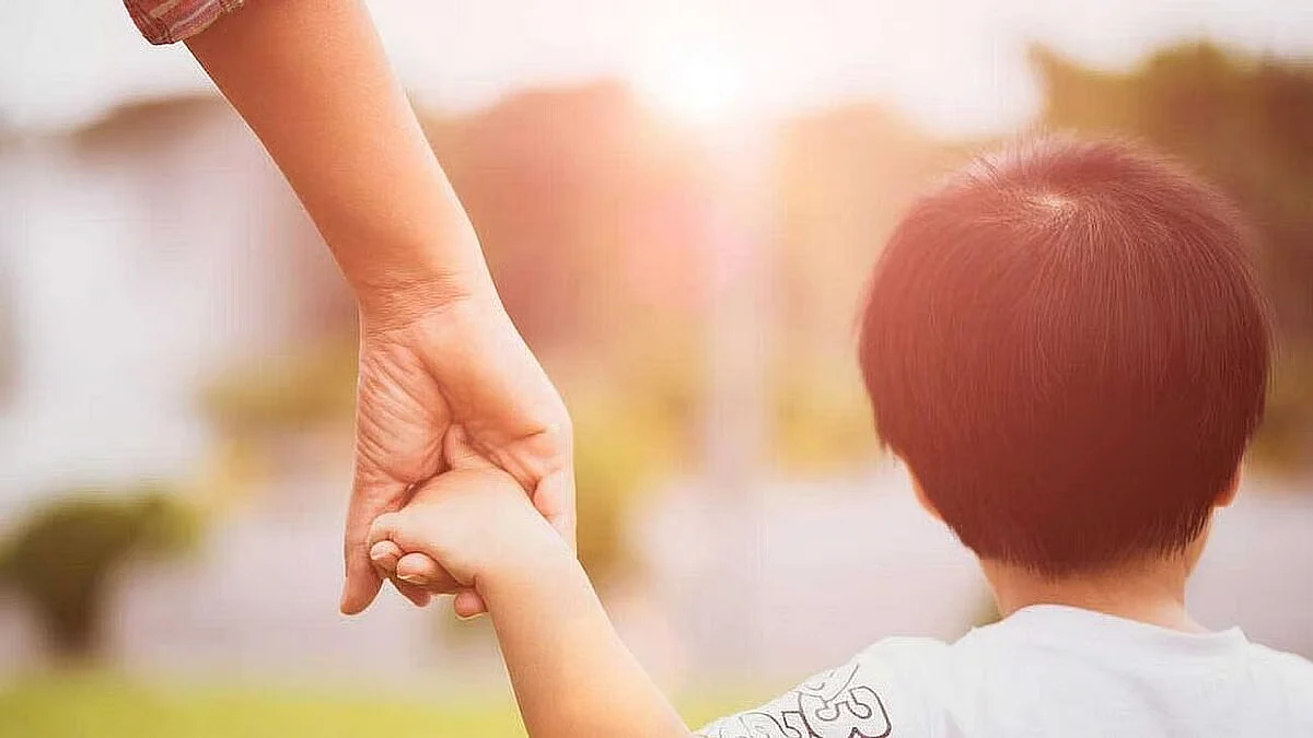 BAE, Çocukları Beslemek için Yeni Kurallar Açıkladı: Yerleşik Gurbetçiler Artık Başvurabilir