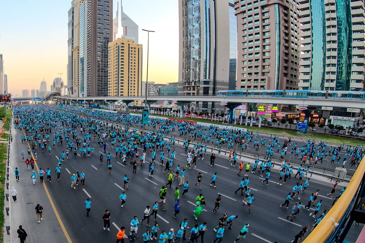 Bakın: 4 Aylık Yaşlardan itibaren 300.000'den Fazla kişi Dubai Run 2025'e Katılıyor