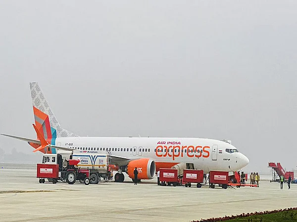 Varanasi'ye Bağlı Air India Express Uçuşu Tehdit Aldı, Uçak Kontrollerden Sonra Serbest Bırakılacak