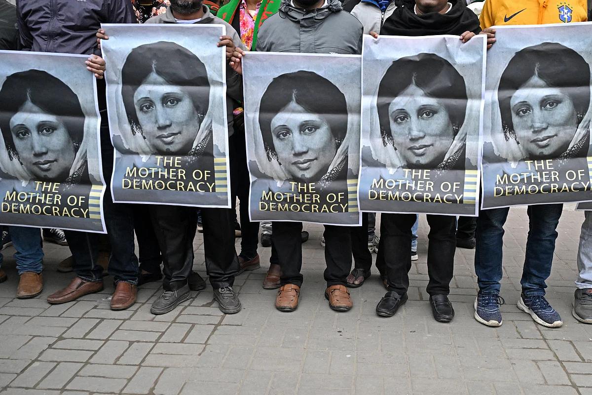 Hindistan Dışişleri Bakanı Bangladeş Eski Başbakanı Ziya'nın Cenazesine Katılacak