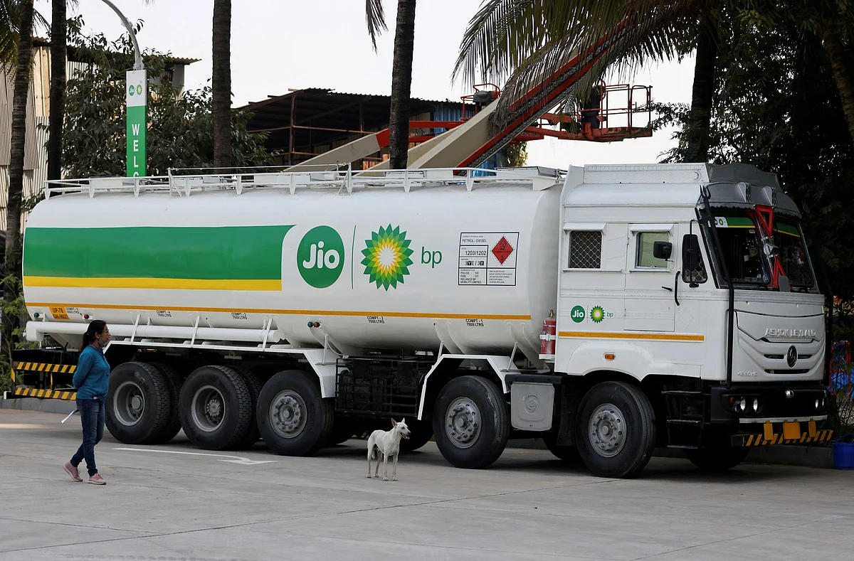 Hindistan, Reliance Industries'den 30 Milyar Dolar, Gaz Sahasından Yetersiz Üretim için Bp Talep Ediyor