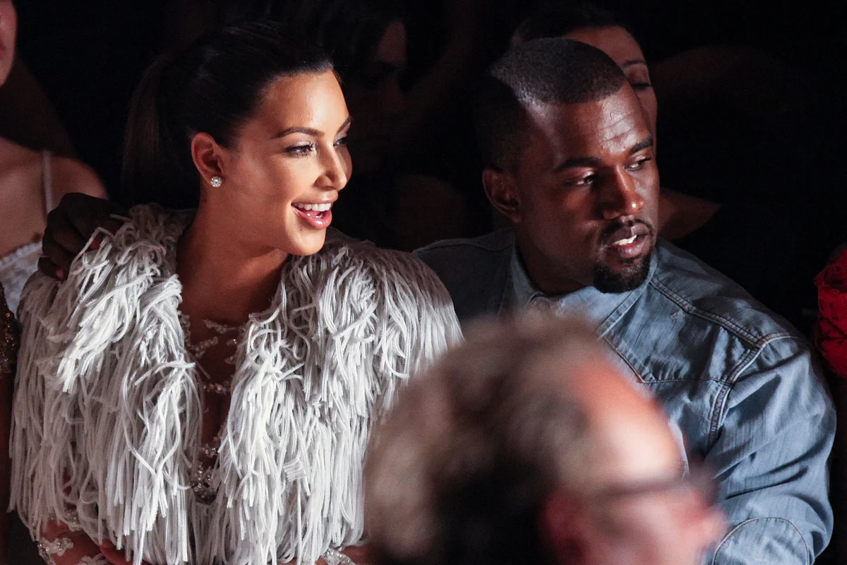 Kim Kardashian ve Kanye West, Yıllarca Süren Şiddetli Kan Davasının Ortasında Çocuklarla Noel için Yeniden Bir Araya Geldi