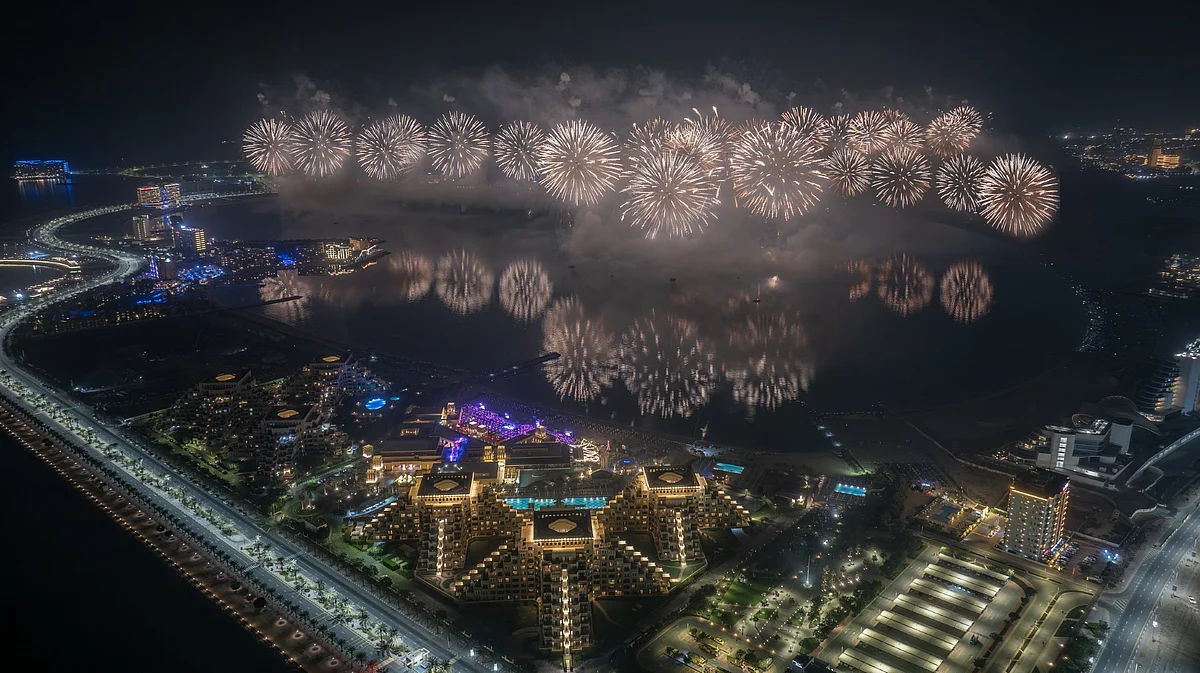 Rekor Kıran NYE Havai Fişekleri: Rak 9 Ay Önce Nasıl Hazırlanmaya Başladı?
