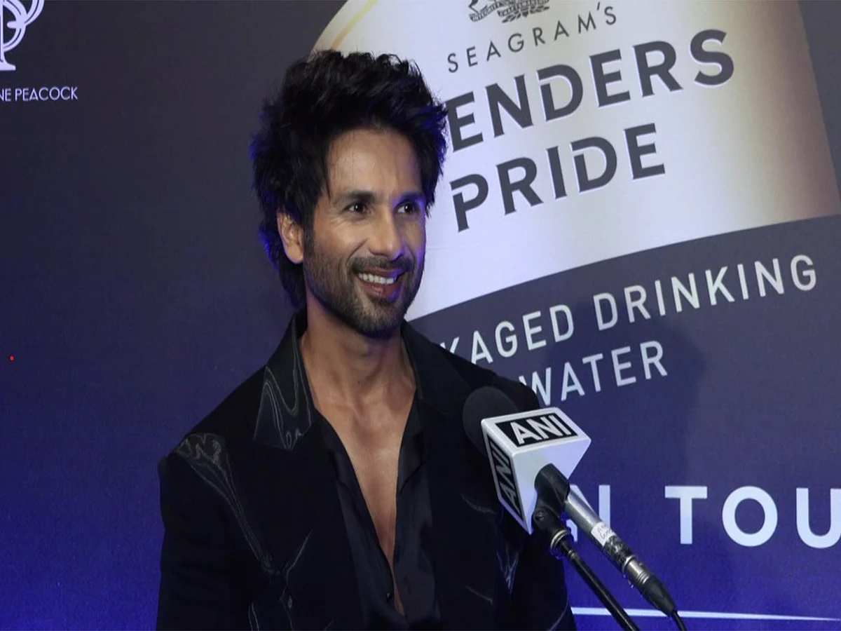 Shahid Kapoor, Yeni Yılda 'Daha Fazla Çalışmayı, Ailesiyle Daha Fazla Zaman Geçirmeyi' Umuyor