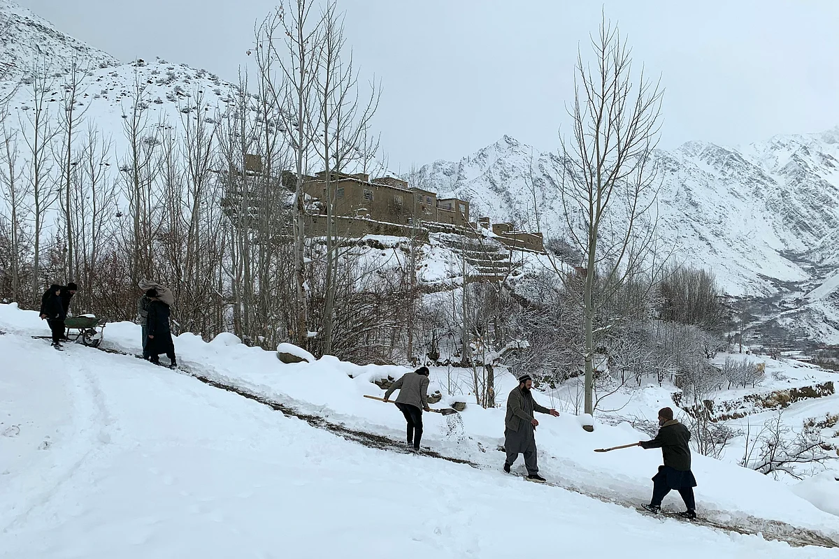 Afganistan'da Kar ve Şiddetli Yağmur Üç Günde En Az 61 Kişiyi Öldürdü