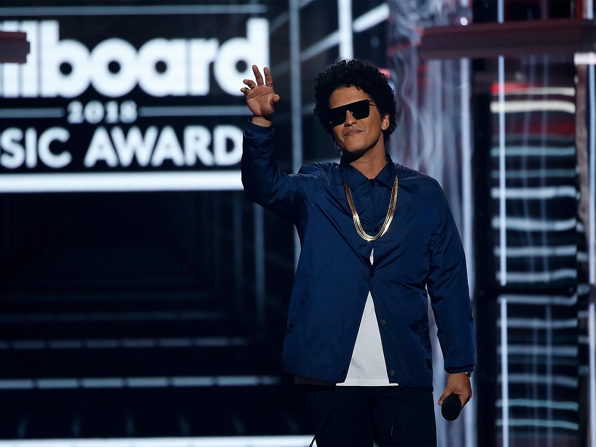 'Apt' yerine Geçin, Bruno Mars Yeni Solo Albümü 'The Romantic' ile Geri Dönecek