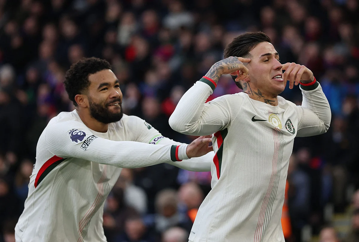Aston Villa, Şampiyonluk Avında Kalmak için Newcastle'ı Yendi, Chelsea İlk Dörde Tırmandı
