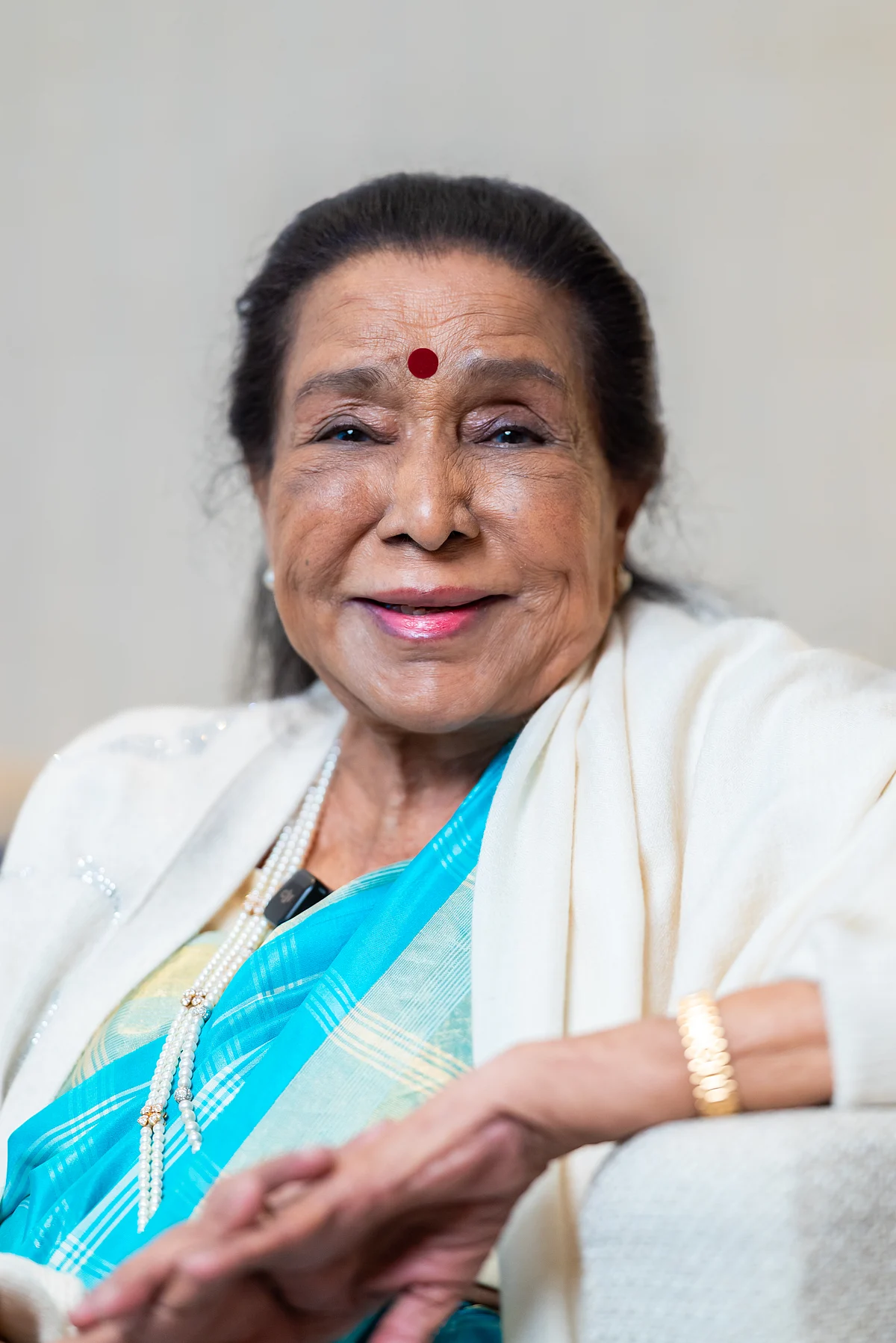 BAE: Asha Bhosle, Asha's'ta 'Royal Hyderabadi' Yemek Deneyimini Tanıttı