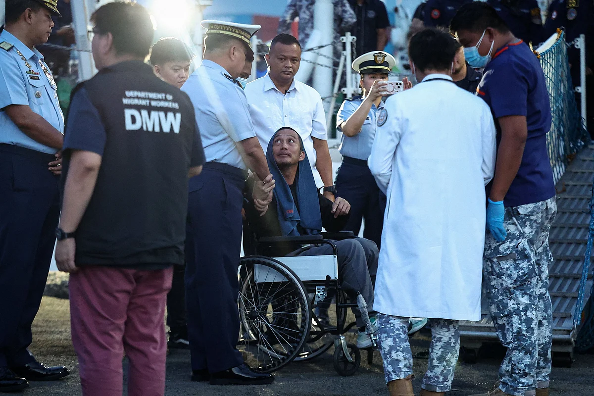 BAE, Batan Ölümcül Geminin Kurbanları İçin Filipinler'e Başsağlığı Diledi