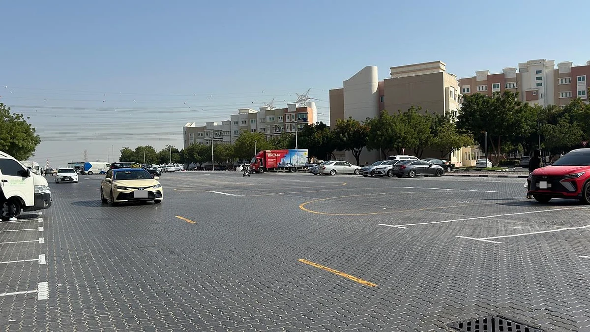 BAE: Parkonic, Bazı Kiracılar için Discovery Gardens'taki Cadde Otopark Kurallarını Revize Edecek