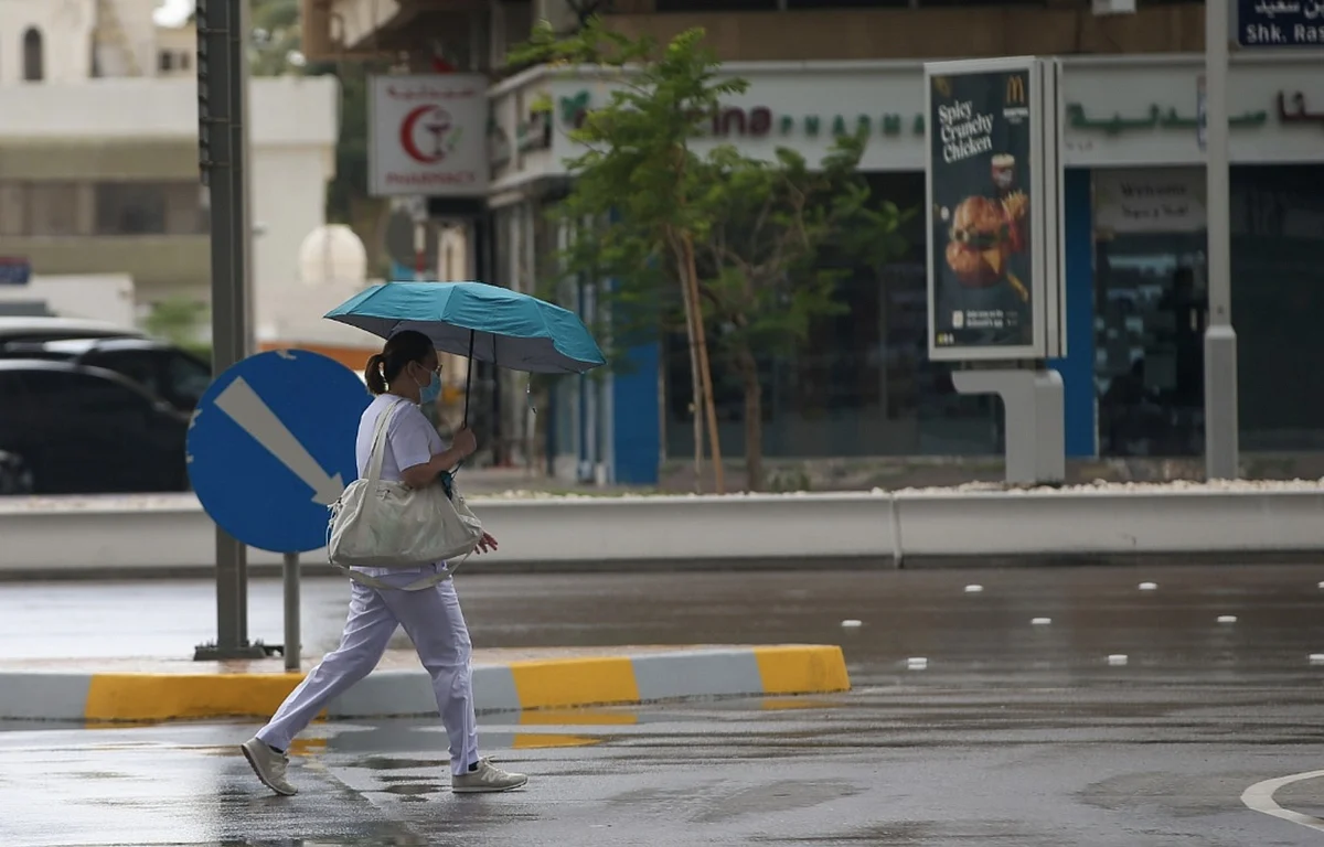 BAE'de Yarın Hava Durumu: Kıyı Bölgelerinde Yağmur Olasılığı; Sıcaklıklar Artacak