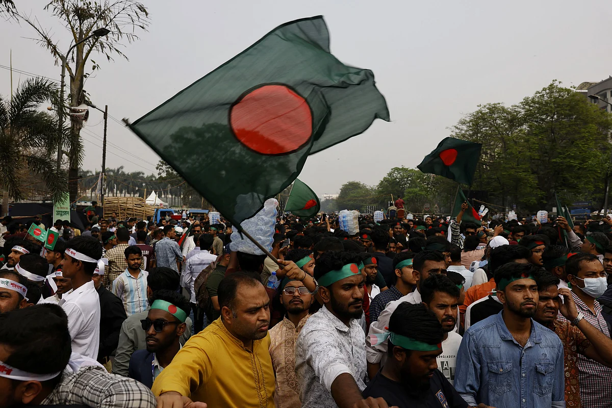 Bangladeş, Hasina Sonrası ilk Anketler için Kampanyalar Başlattı