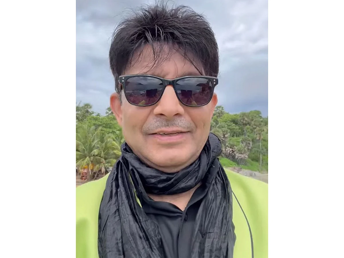 Bollywood Oyuncusu Kamaal R Khan, Mumbai'de Gözaltına Alındı
