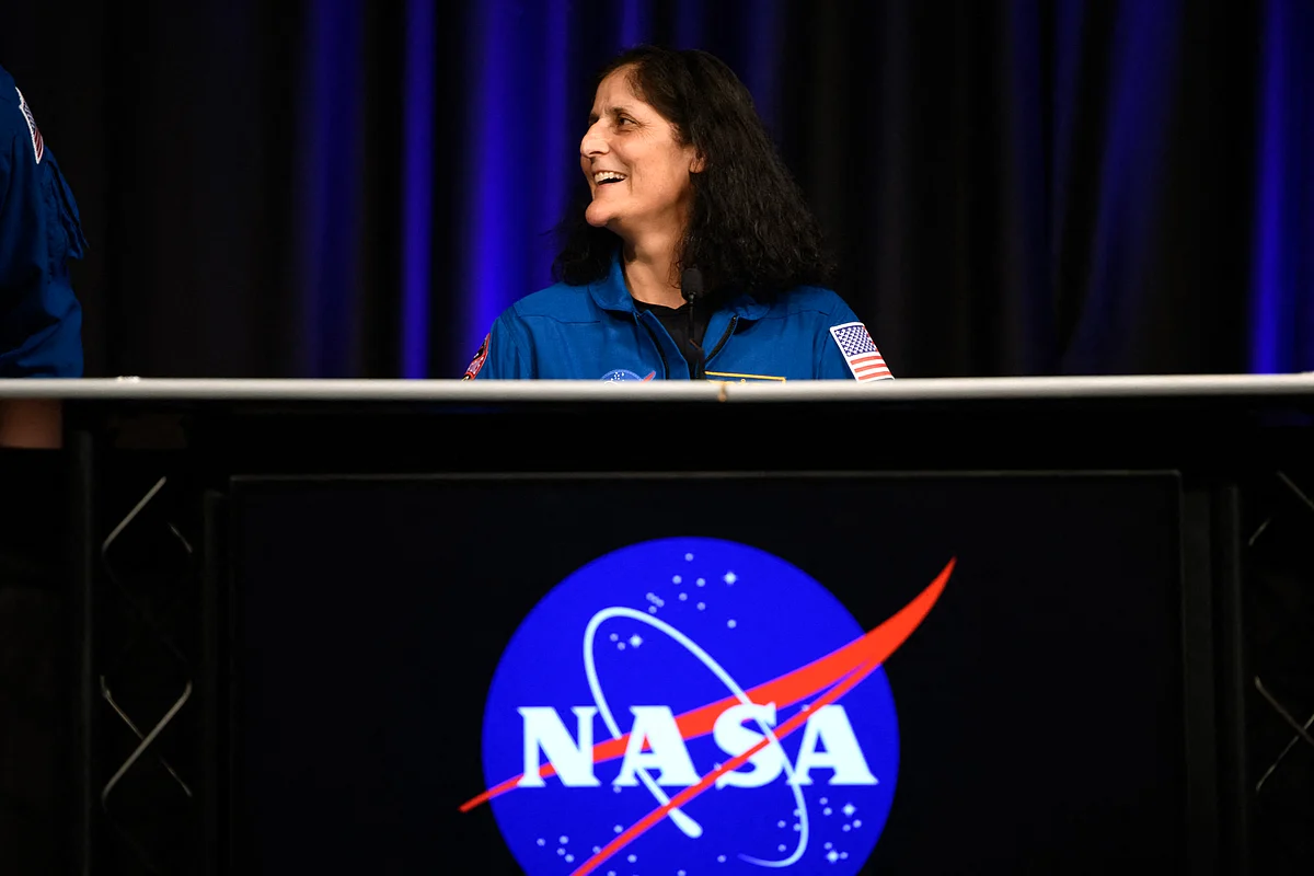 Dokuz Aydır Uzayda Mahsur Kalan Nasa Astronotu Emekli Oldu