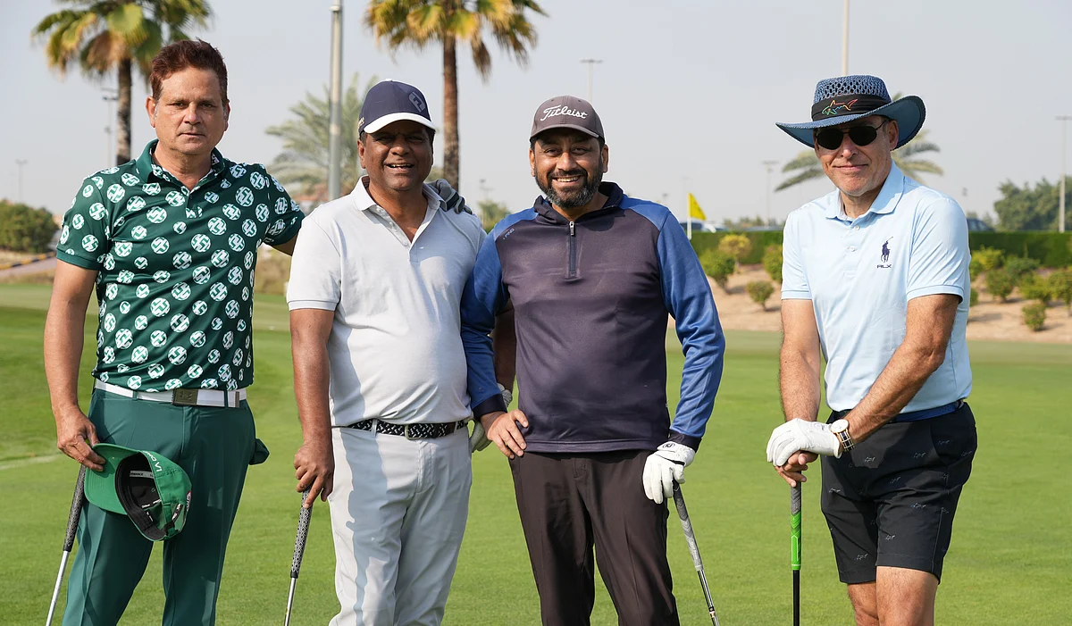 Gsc Golf Topluluğu Ligi Isınırken Çim Delikleri Ve Tüm Yıldızlar Gösteriyi Çalıyor