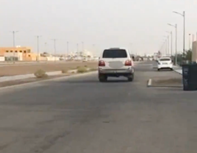 Gürültülü Bir Araç Kullanmak mı? Abu Dabi Polisi Dh2.000 Para Cezası, 12 Trafik Noktası Konusunda Uyardı