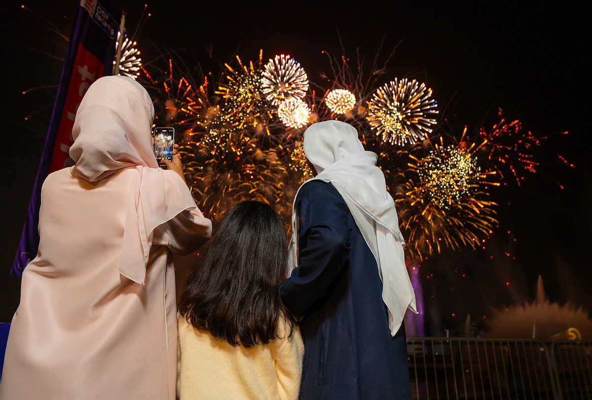 Havai Fişekler, Ücretsiz Konserler: Dubai Alışveriş Festivali'nin Son Haftasında Aile Dostu Aktiviteler