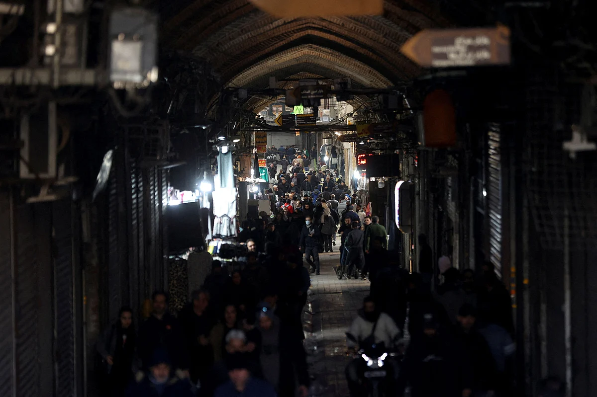 İran Yöneticileri, Yayılan Huzursuzluğun Ortasında Meşruiyet Kriziyle Karşı Karşıya