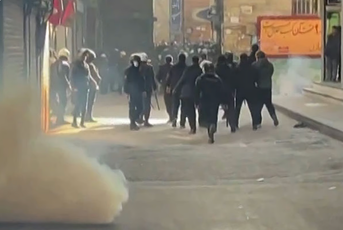 İranlı Yetkili, İran Protestolarında Doğrulanmış Ölümlerin En Az 5.000'e Ulaştığını Söyledi