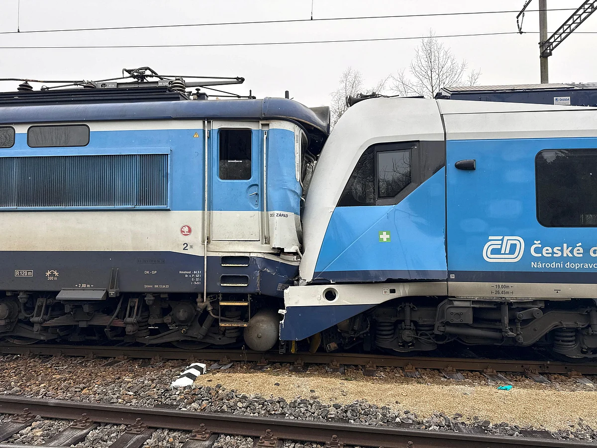 İspanya'da Tren Çarpışması 21 kişiyi Öldürdü, 70'den Fazla kişiyi Yaraladı