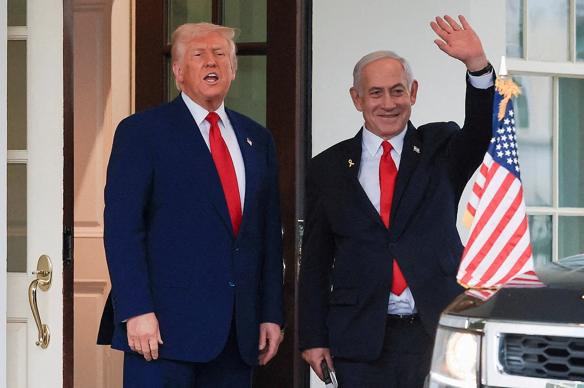 İsrail Başbakanı Netanyahu, Trump'ın Yılbaşı Kutlamasında Parti Müdavimleri Arasında