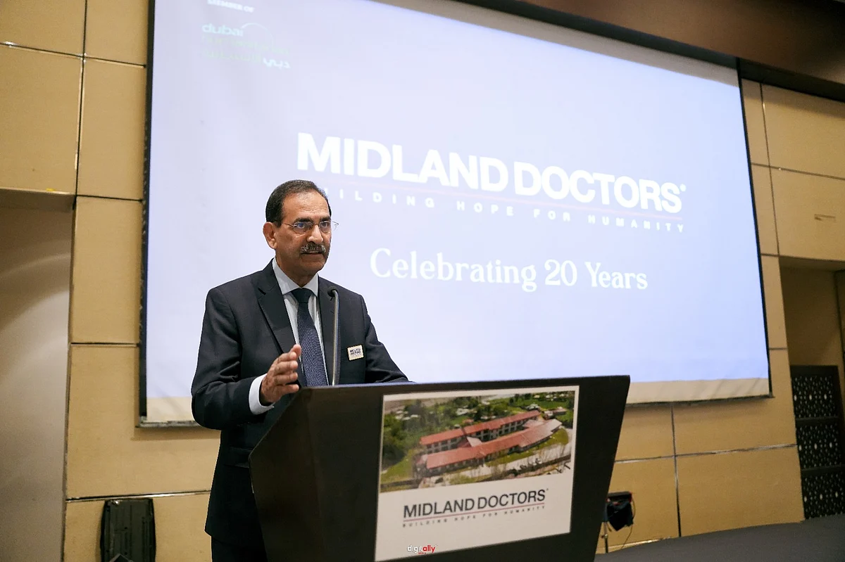 Midland Doktorları Dubai'deki Gala Yemeğinde 20 Yıllık Hizmetini Kutladı