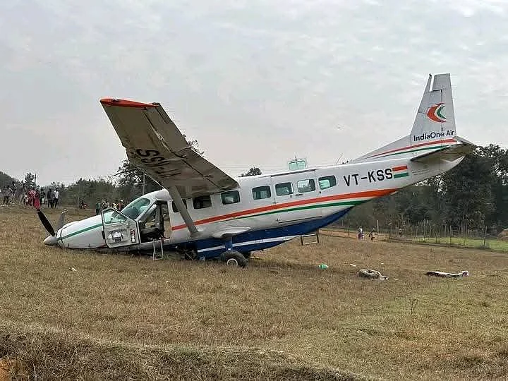 Hindistan: Odisha'da Küçük Uçak Kazası Meydana Geldi, 6 Yolcu Yaralandı