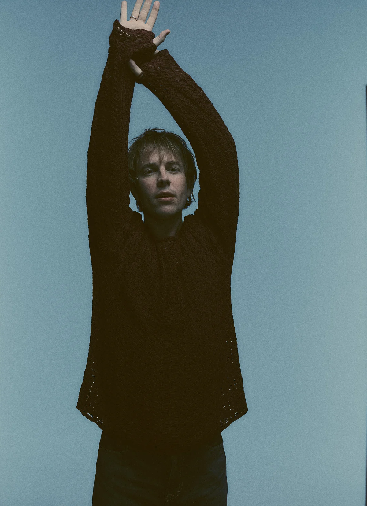 Ödüllü Şarkıcı-Söz Yazarı Tom Odell Dubai'de Canlı Performans Sergileyecek