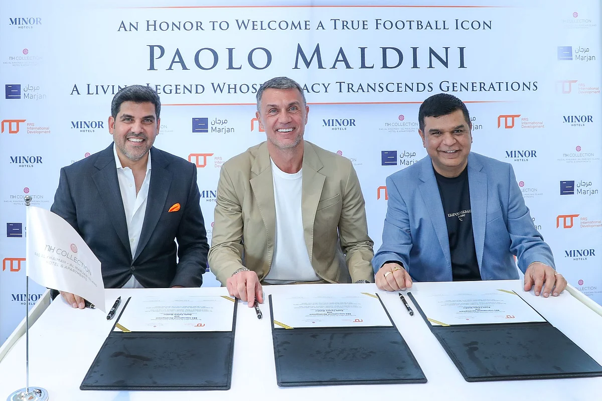 Paolo Maldini, Adını BAE'de Üs Kuran Küresel Ünlülerin Büyüyen Listesine Ekledi