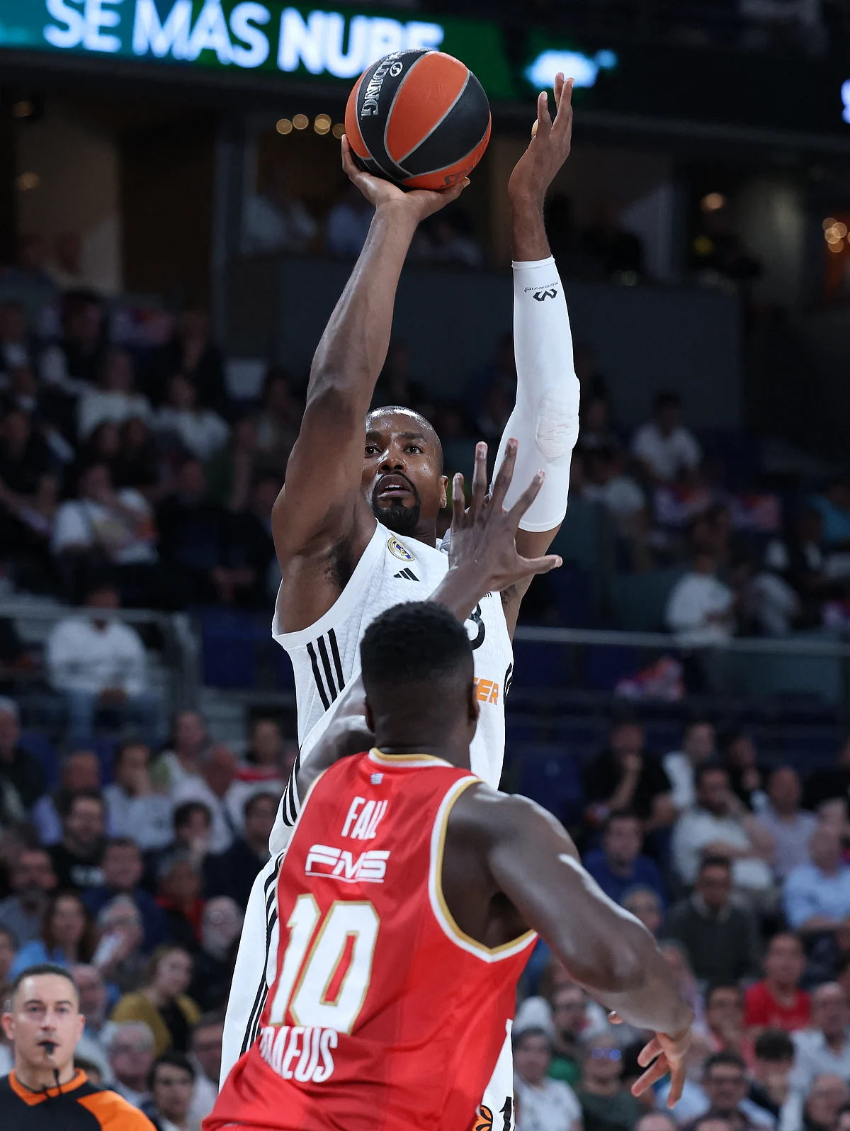 Real Madrid, İsrail Basketbol Takımına Karşı Güvenlik Endişeleri Nedeniyle Taraftarı Olmadan Oynayacak