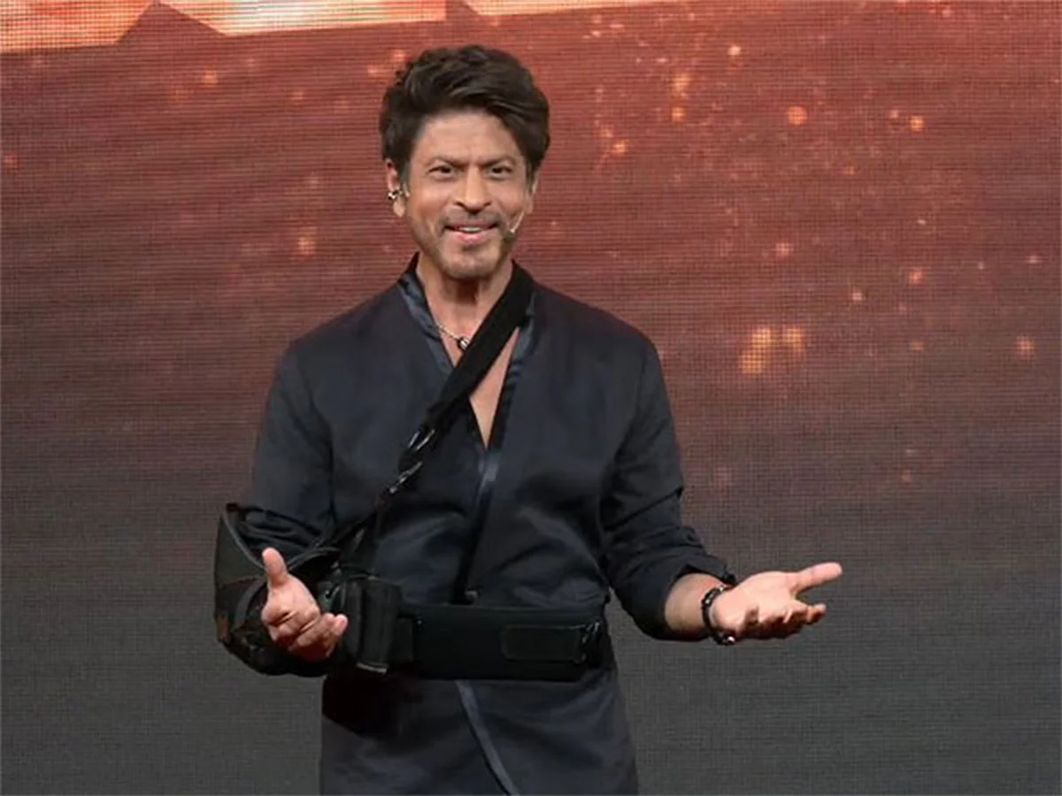 Sevinç Ödülleri 2026: Shahrukh Khan Siyah Toplulukta Parlıyor, Riyad'daki Film Çekimlerini Hatırlıyor