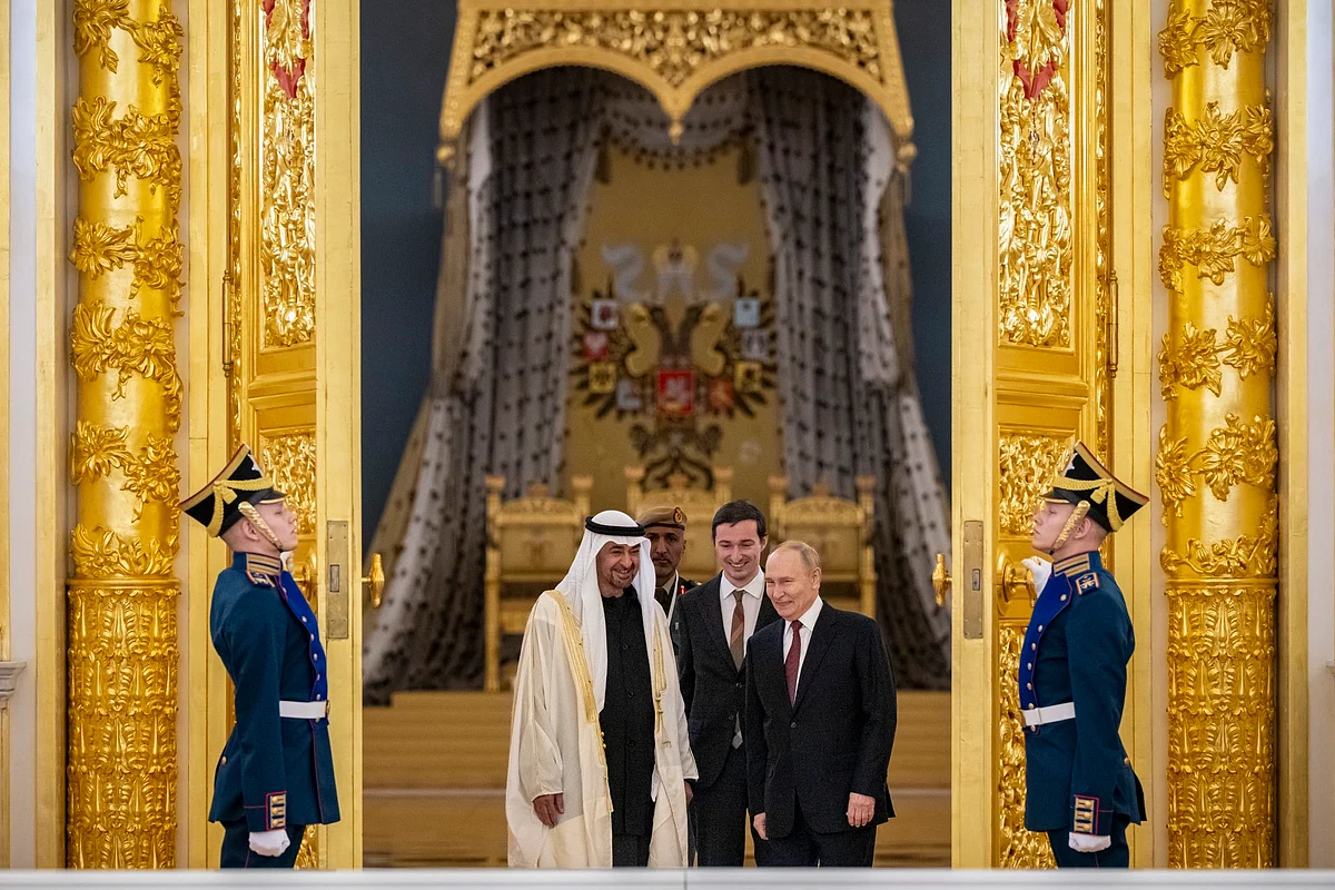 Şeyh Muhammed ve Putin, BAE-Rusya İlişkilerini Gözden Geçirdi, Moskova'daki Kilit Ekonomik Anlaşmaları Görüştü